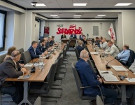 Okrągły stół w sprawie przyszłości branży - „Zielony Ład” dusi polską chemię, a decydenci (prawie) nieobecni